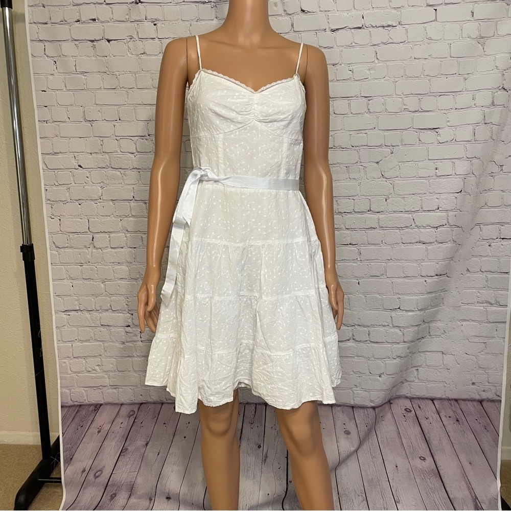 100% Cotton Cute White Spaghetti Strap Dress flower Detail city triangle